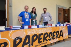 Lo stand del Papersera con Teresa Cherubini